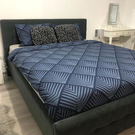 アルバ・ユリアSkepsis Apartamentアパートメント エクステリア 写真